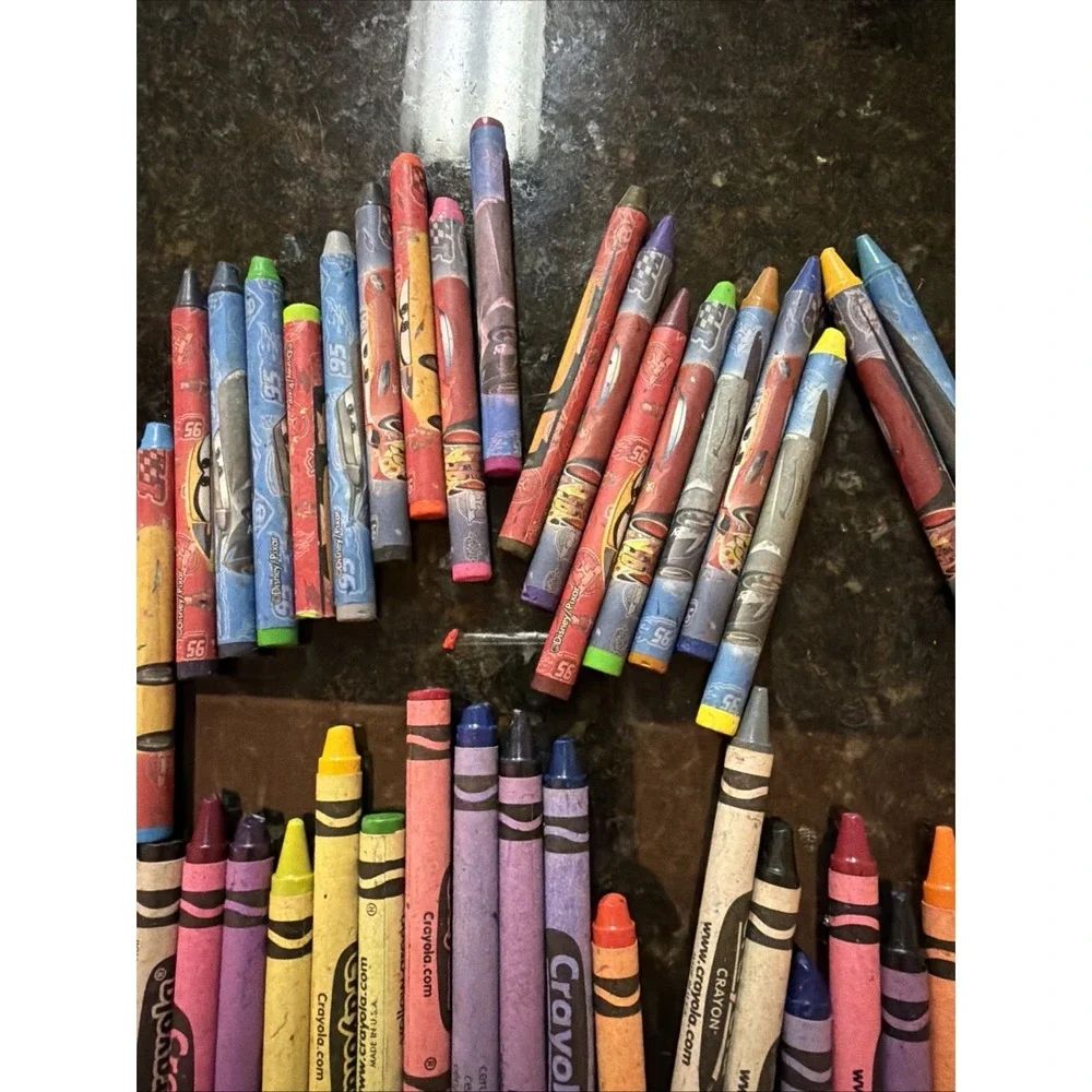 Crayola Crayon Bulk Lot Melting Crafts‎ Lot Colors Art Cars Crayons Disney Pixar
